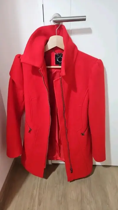 Abrigo rojo para mujer talla 36 - miniatura 1