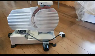 Cortadora de fiambres eléctrica Celme GE 220 - miniatura 1