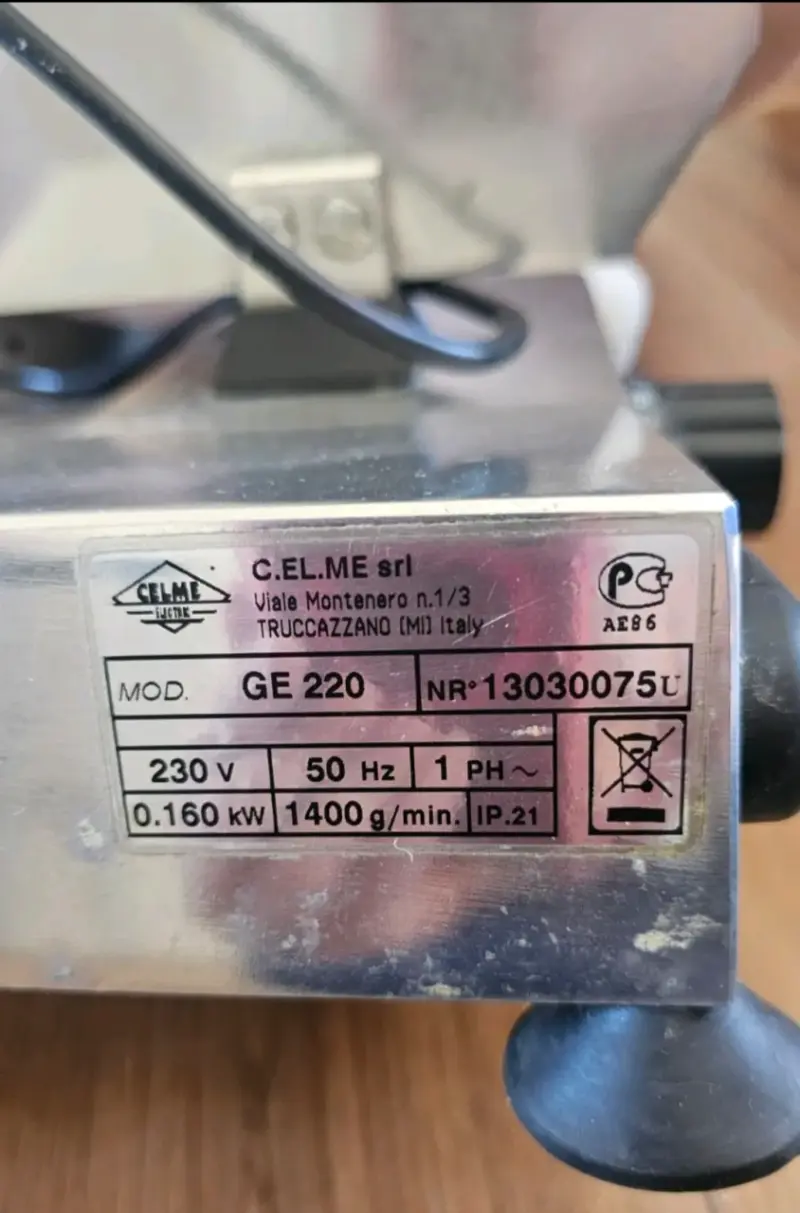 Cortadora de fiambres eléctrica Celme GE 220 - 4