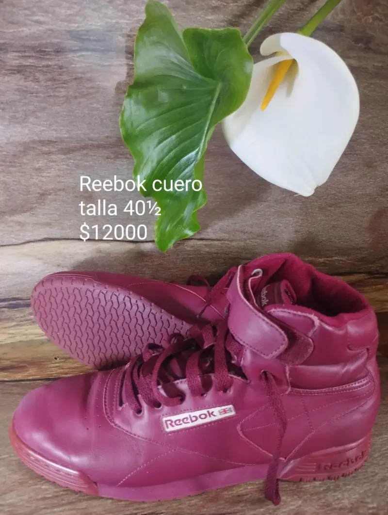 Zapatillas Reebok de cuero burdeos talla 40.5