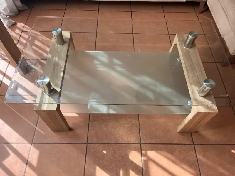 Mesa de centro de vidrio y madera - 2
