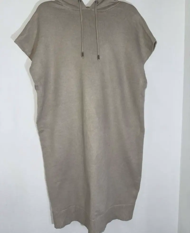 Vestido casual con capucha color beige - 2