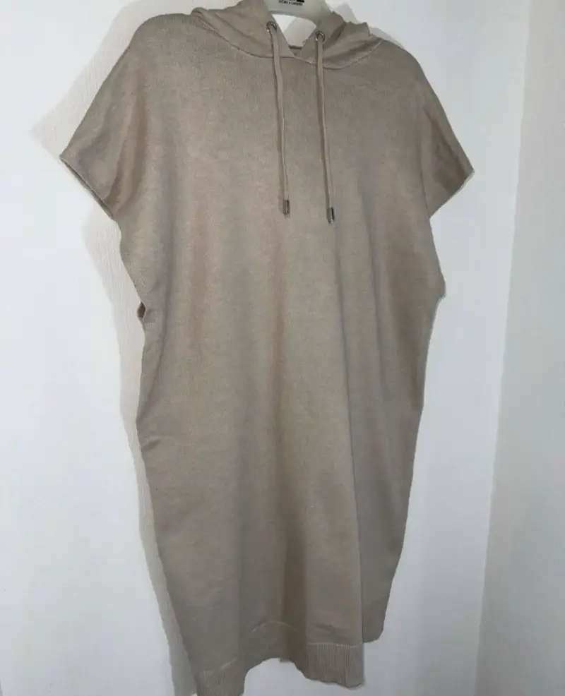 Vestido casual con capucha color beige - 3