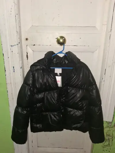 Chaqueta acolchada negra para mujer - miniatura 1