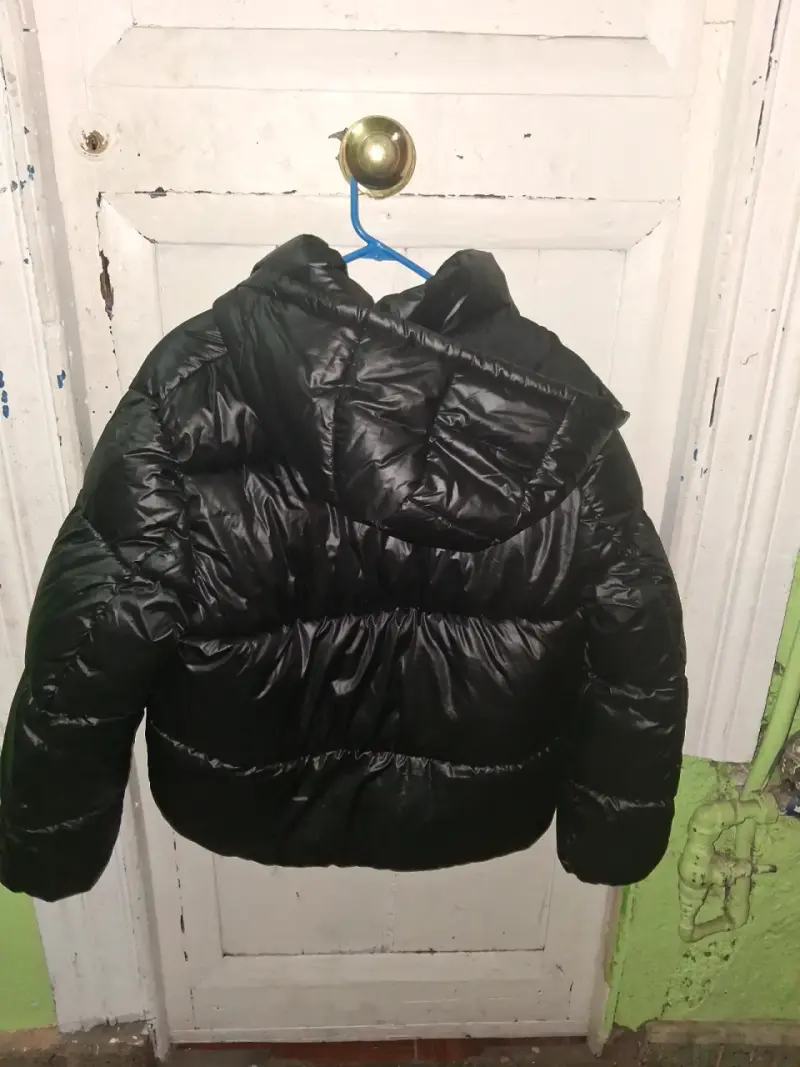 Chaqueta acolchada negra para mujer - 2