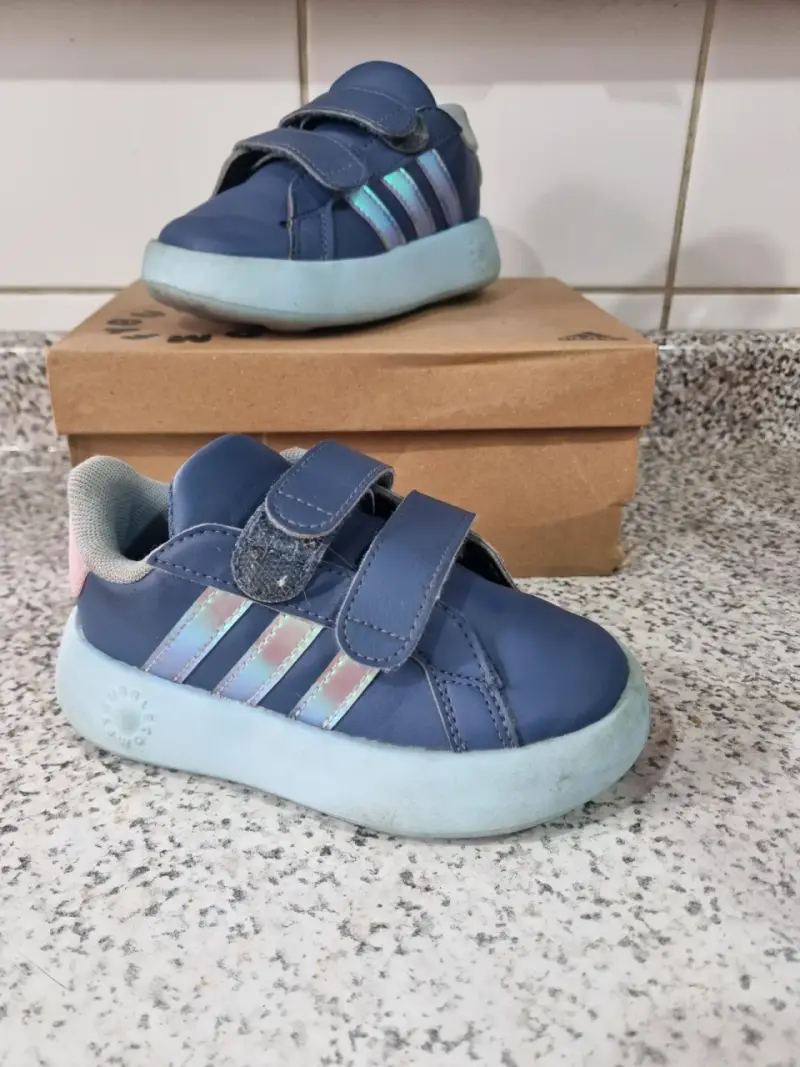 Zapatillas Adidas Bubble Comfy para niños - 2