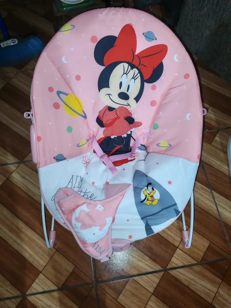 Silla mecedora para bebé Minnie Mouse