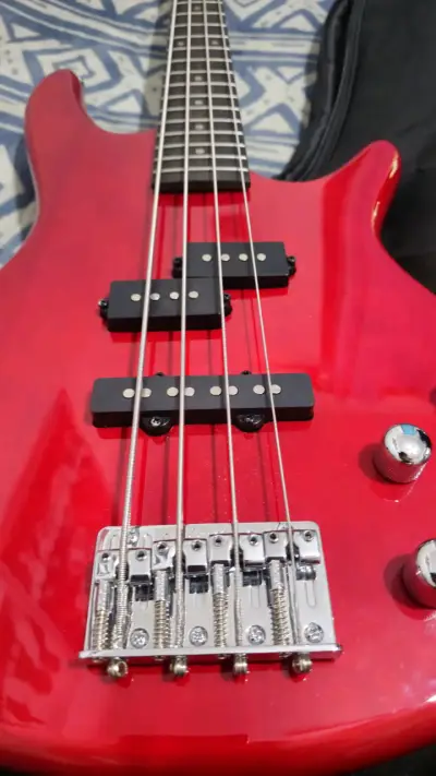 Bajo eléctrico Ibanez GSR200 rojo con funda y cabl - miniatura 4