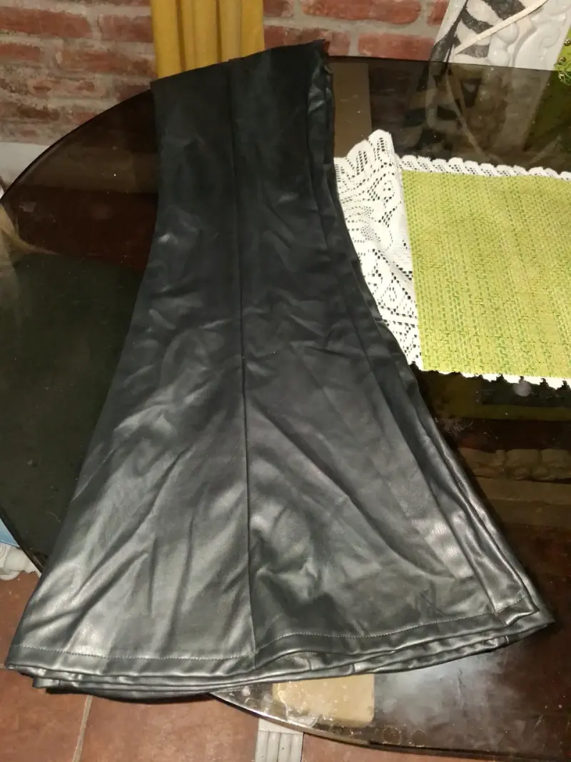 Pantalon de cuero vegano negra talla 40 - 2