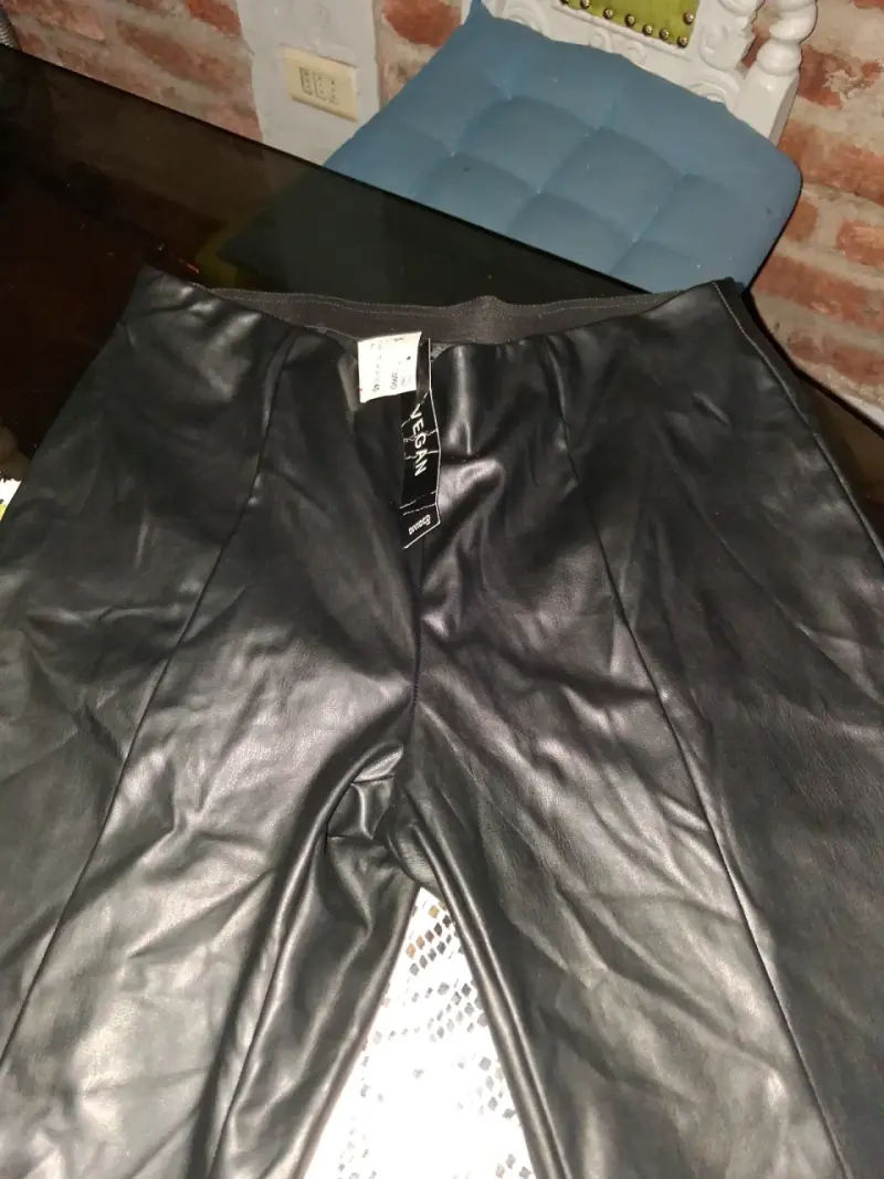 Pantalon de cuero vegano negra talla 40 - 5