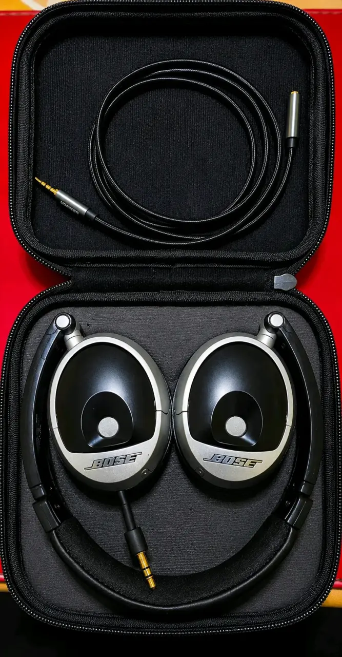 Auriculares Bose con cable y estuche - 1