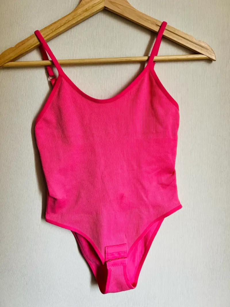 Body rosa ajustado Shein talla S - 1