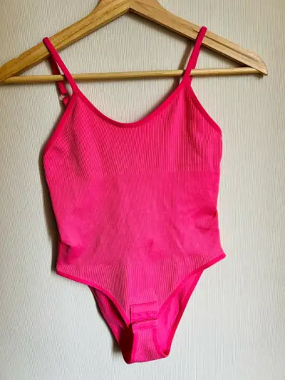 Body rosa ajustado Shein talla S - miniatura 1