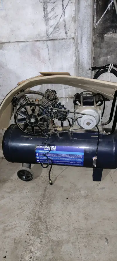 Compresor de Aire Hyundai 100 Litros - miniatura 3