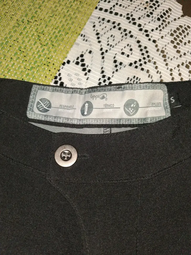 Pantalones térmicos negros Uppi para mujer