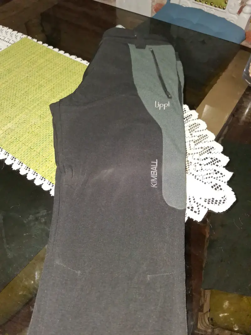 Pantalones térmicos negros Uppi para mujer - 4