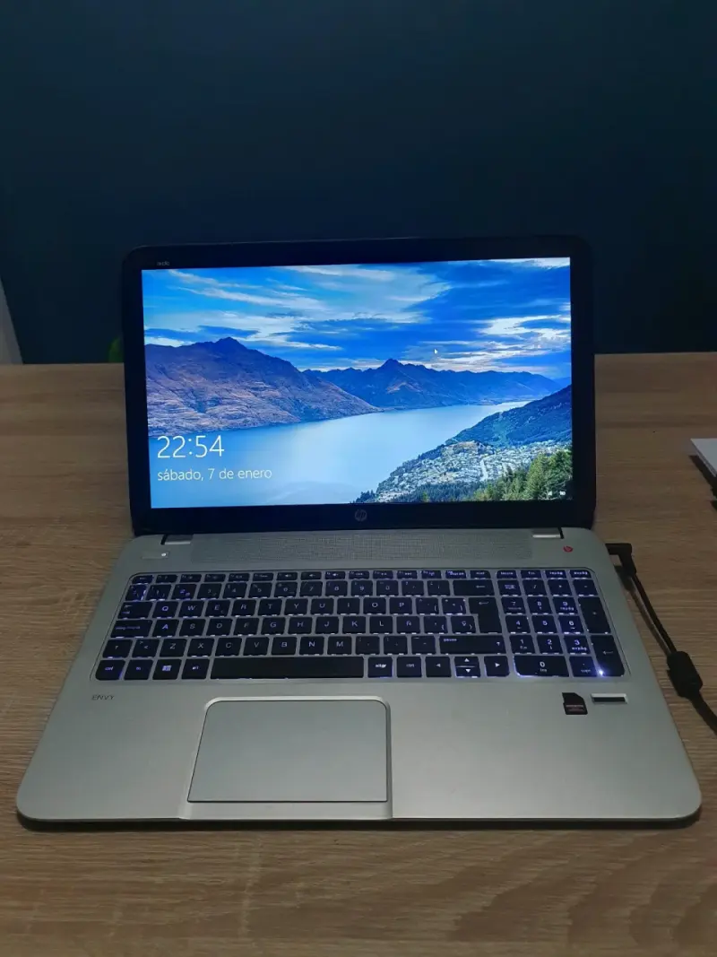 Laptop HP Envy 15.6 pulgadas en buen estado - 5