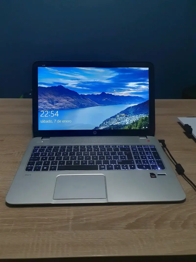 Laptop HP Envy 15.6 pulgadas en buen estado - 6