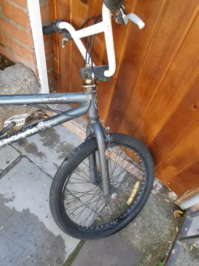 Bicicleta BMX Haro Gris para Acrobacias - miniatura 3