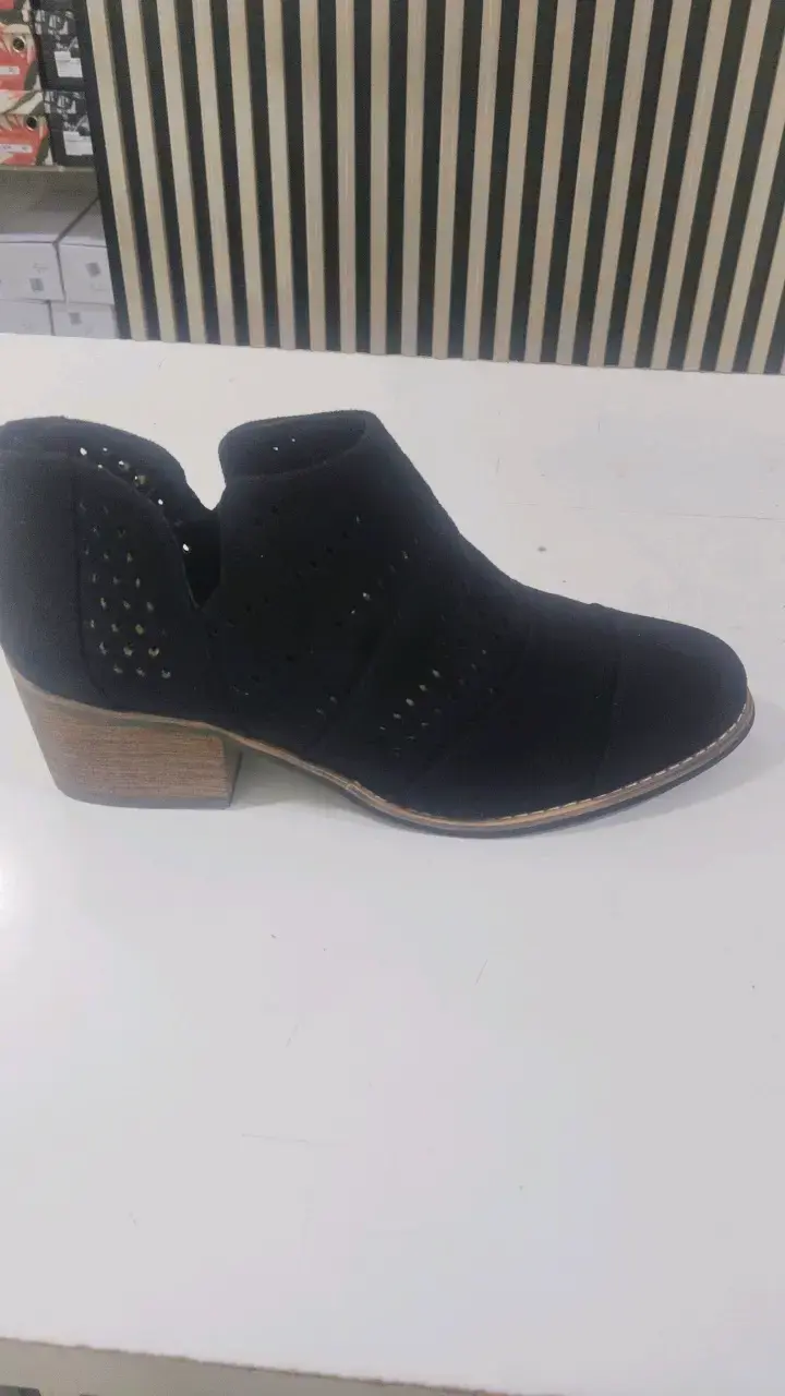 Botines de gamuza color camel con tacón - 4
