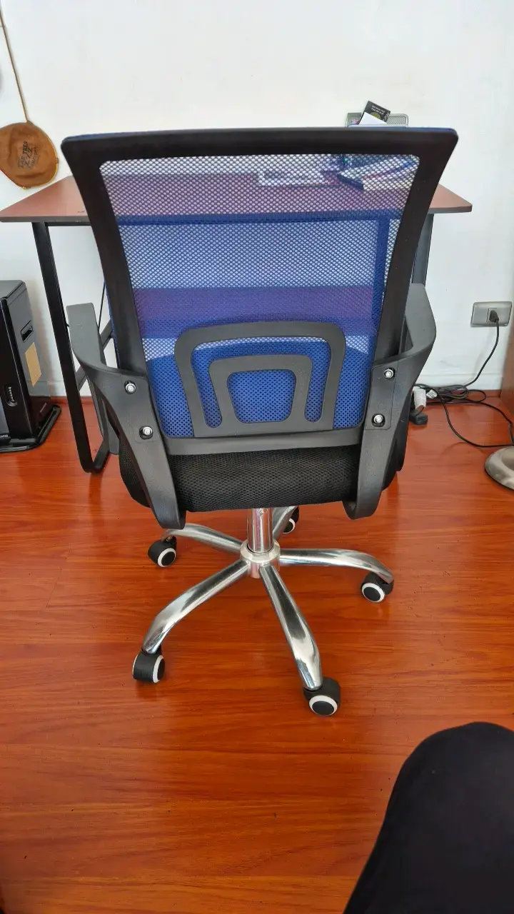 Silla de Oficina Ergonómica con Respaldo de Malla - 3