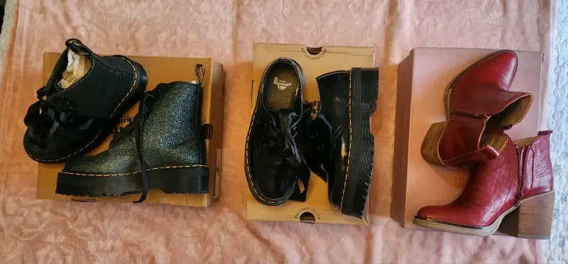 Zapatos de charol negro Dr. Martens Molly - 4