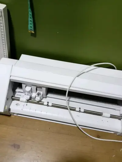 Plotter cameo 4 de corte blanco para manualidades - miniatura 1