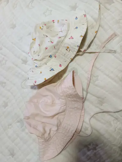Pack de 2 gorros para el sol de algodón H&M - miniatura 3