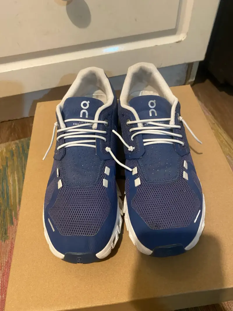 Zapatillas on Cloud 5 - 4