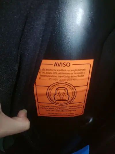 Silla de auto para niños Cosco Pluris gris y negro - miniatura 5