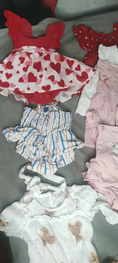 Lote de ropa para bebé niña variada y colorida - miniatura 4