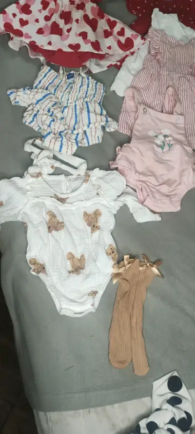 Lote de ropa para bebé niña variada y colorida - miniatura 5