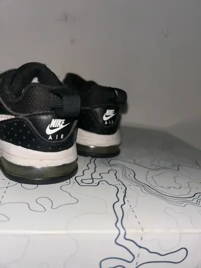 Zapatillas deportivas para niños Nike negras 19.5 - miniatura 3