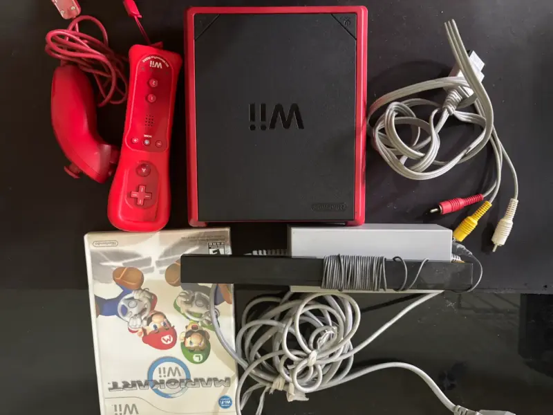 Consola Nintendo Wii Mini Roja con Mario Kart