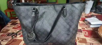 Bolso de mano Nine West negro elegante - miniatura 1