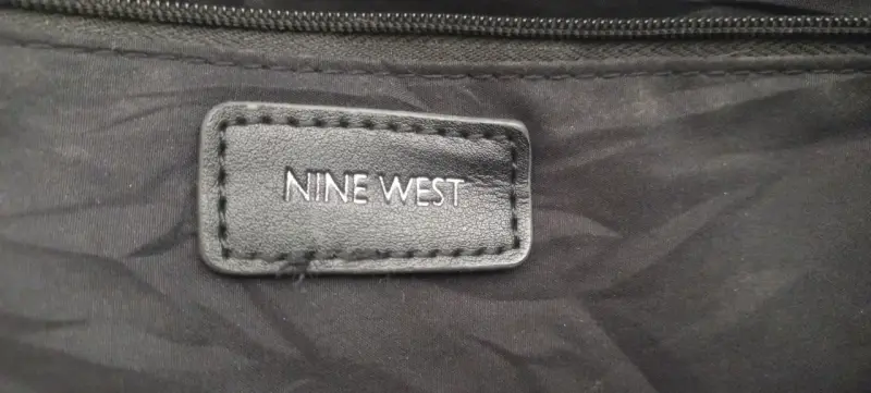 Bolso de mano Nine West negro elegante - 4