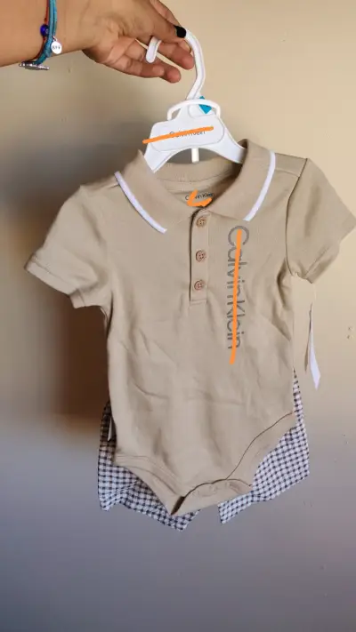 Body y short para bebé Calvin Klein beige - miniatura 1