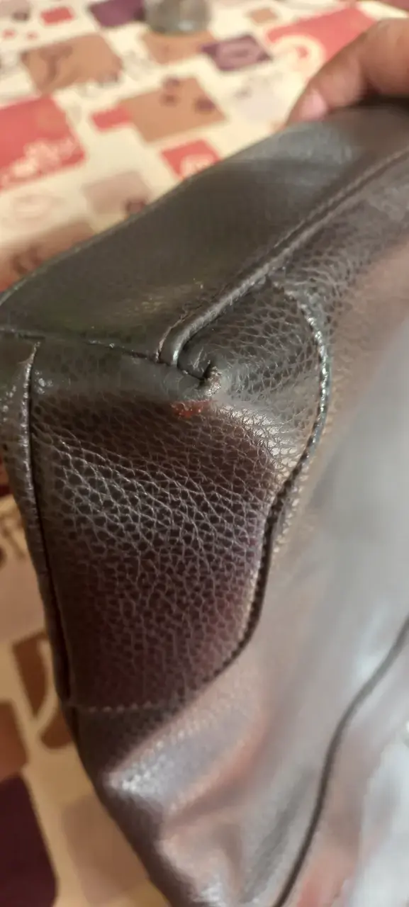 Maletín de cuero marrón con bolsillo exterior - 4