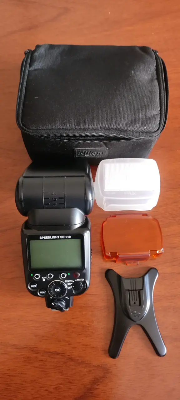 Flash Nikon Speedlight SB-910 con accesorios - 4
