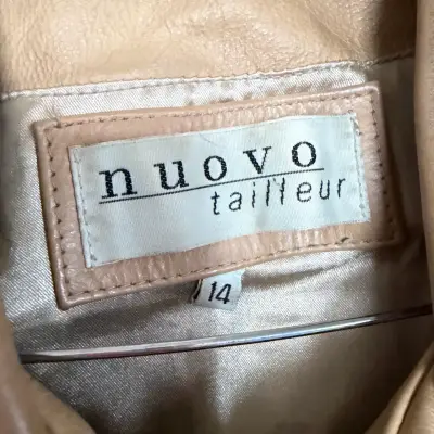 Chaqueta de cuero beige - miniatura 6