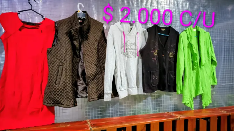 Ropa variedad usada en buenas condiciones - 1