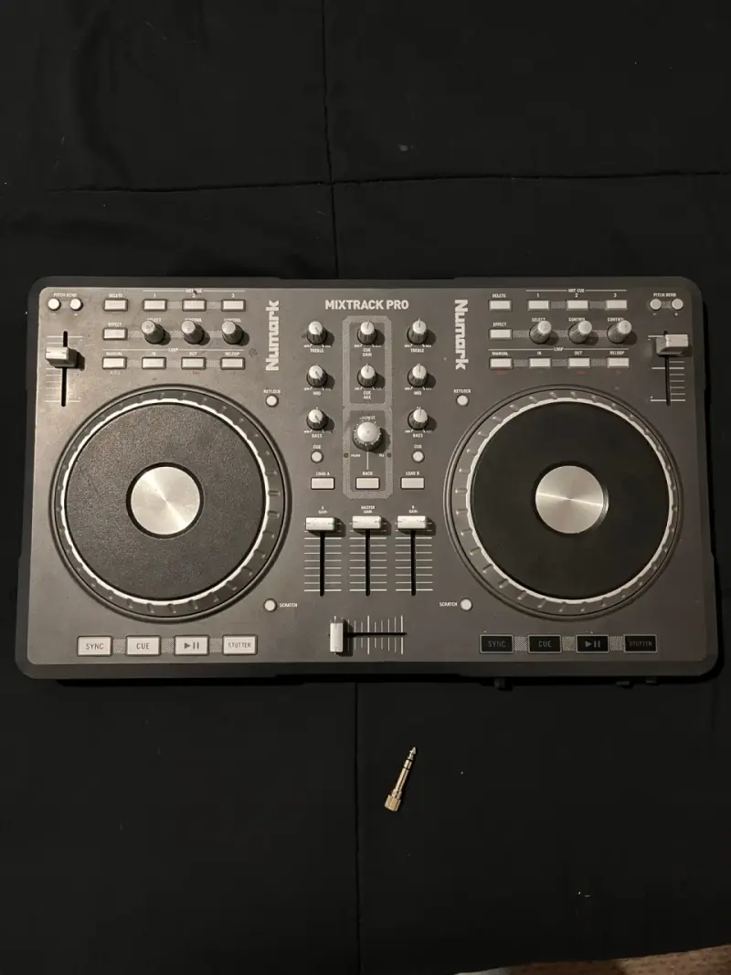Controlador DJ Numark Mixtrack Pro - 1
