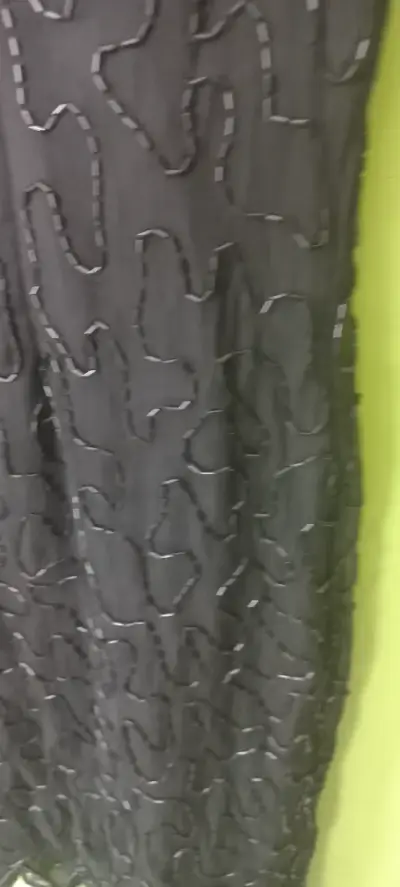 Vestido de fiesta negro con lentejuelas - miniatura 3