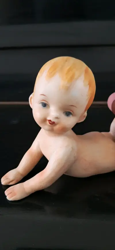 Figura de bisquit BEBÉ GATEANDO - miniatura 5