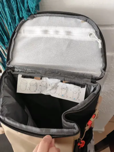 Mochila de senderismo 20L beige y negra - miniatura 3