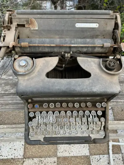 Máquina de escribir vintage Oliver No. 5 - miniatura 1
