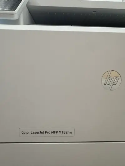 Impresora multifuncional HP Color LaserJet Pro MFP M182nw - miniatura 2