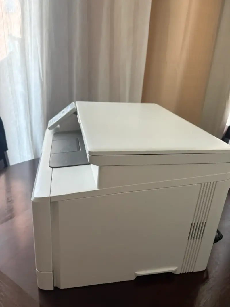 Impresora multifuncional HP Color LaserJet Pro MFP M182nw - 4