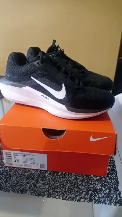 Zapatillas Nike Air Winflo 11 negras para mujer - miniatura 1