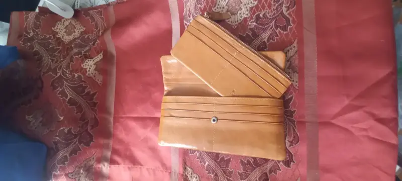 Cartera de cuero marrón con cierre - 4